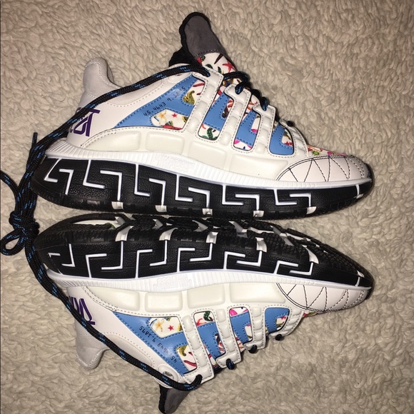 Versace - Picture 7 of 16